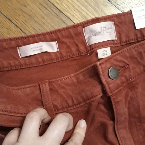 NWT Red High-Waisted Jean Shorts - Picture 3 of 4